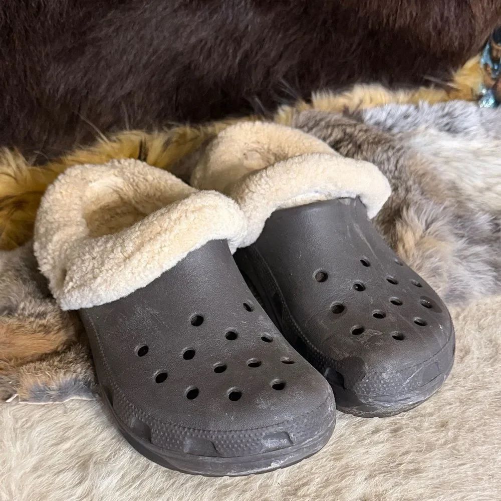 Cozy brown Clogs with Cream Lining 8 (4200A)